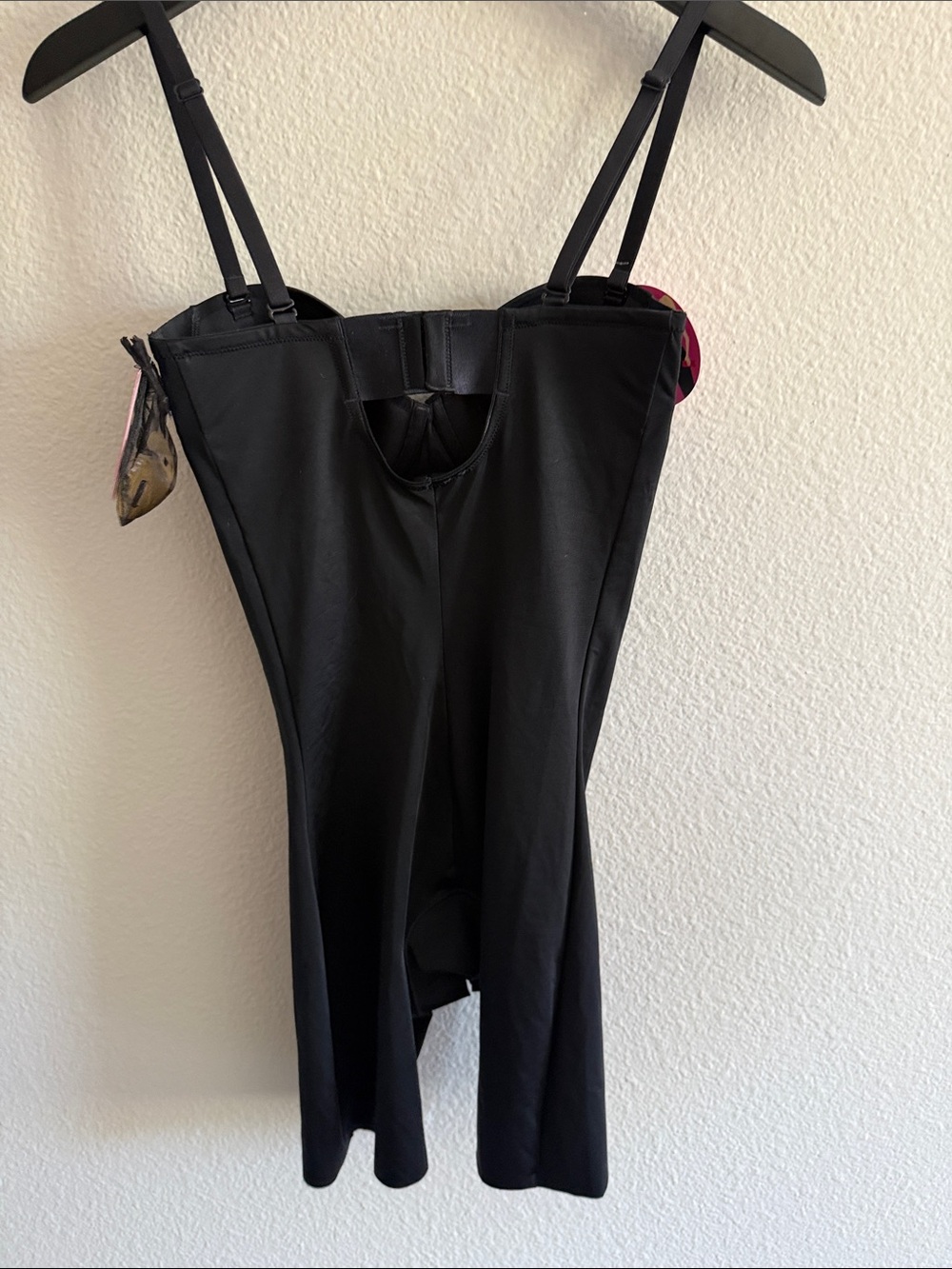 SPANX Black Full-Body Strapless Cupped Mid-Thigh Shapewear Bodysuit NWT Size M - Picture 9 of 9